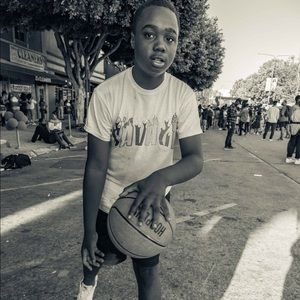 Meet your Posher, Demauria